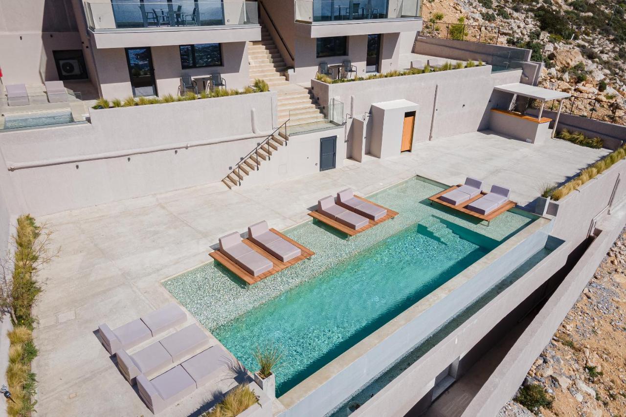Hills Apartahotel